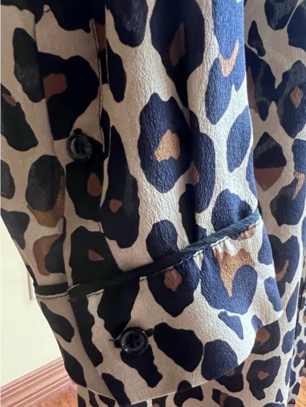 Weekend Max Mara silk Leopard Print Midi Dress in Tan and Black - Picture 8 of 9
